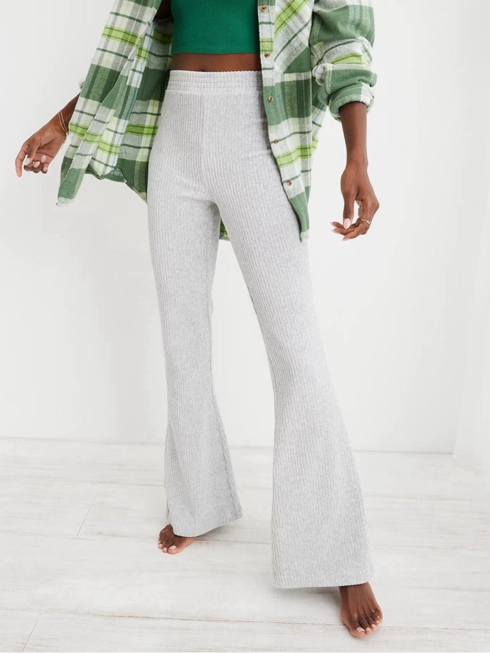 Aerie groove on velour light grey high rise pull on flare lounge pants M